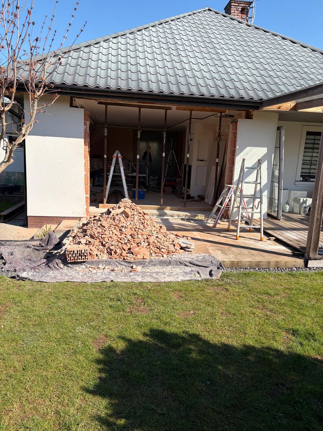 Wyburzenie ściany i poszerzenie otworu pod drzwi tarasowe